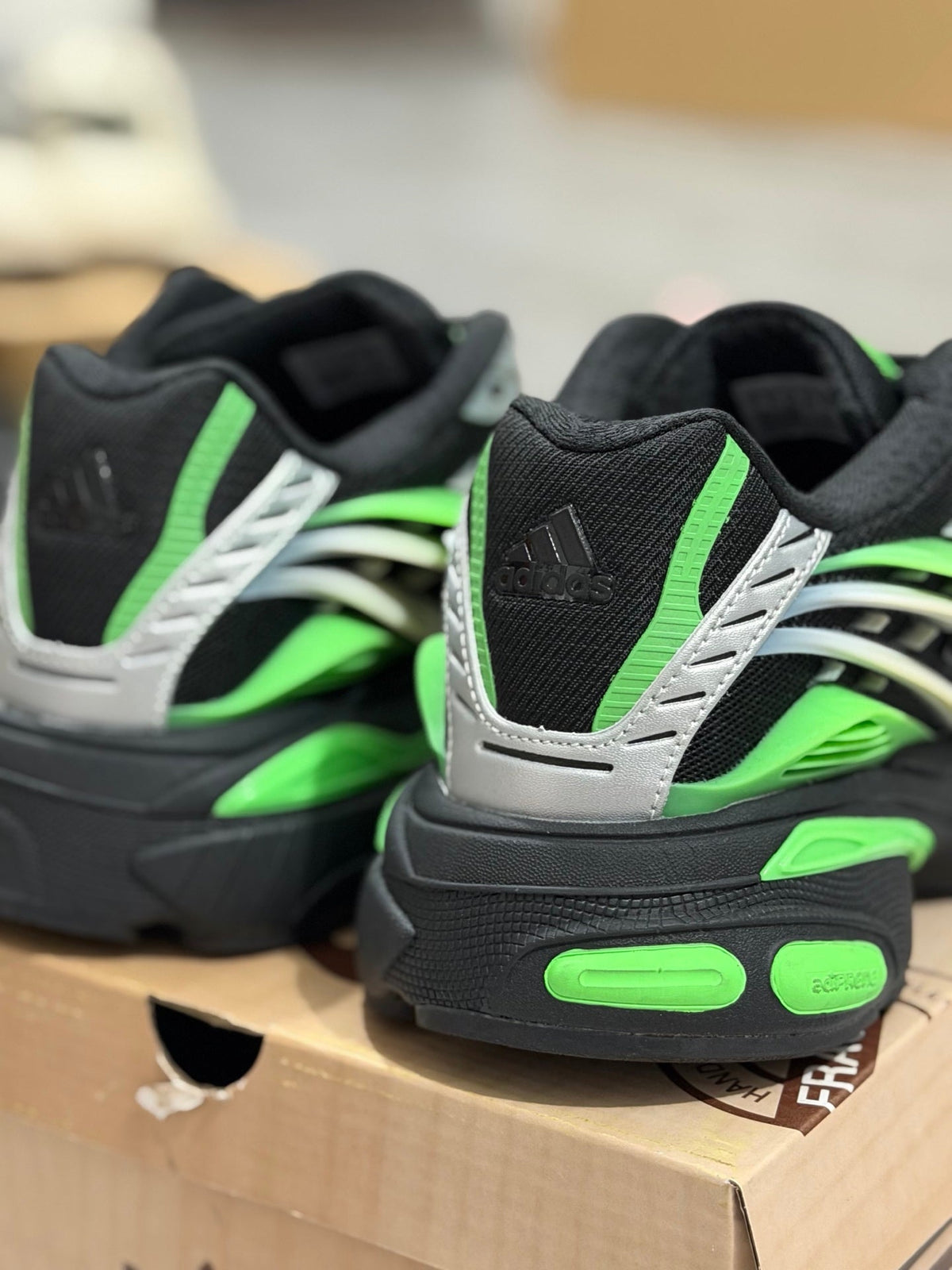 🌟 Celebrity Style: Pharrell x Adidas Adistar Jellyfish Chunky Fashion Sneakers