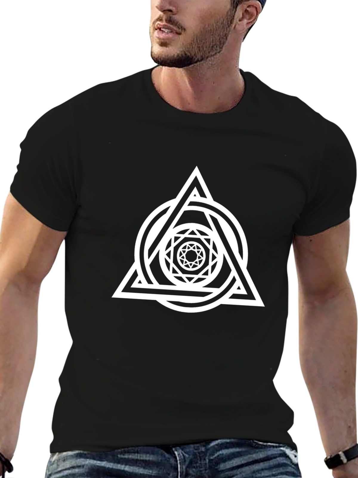 Geometric Triangle Graphic T-Shirt - Black